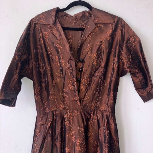 1950s Brown cocktail dress - Picture 2 of 11